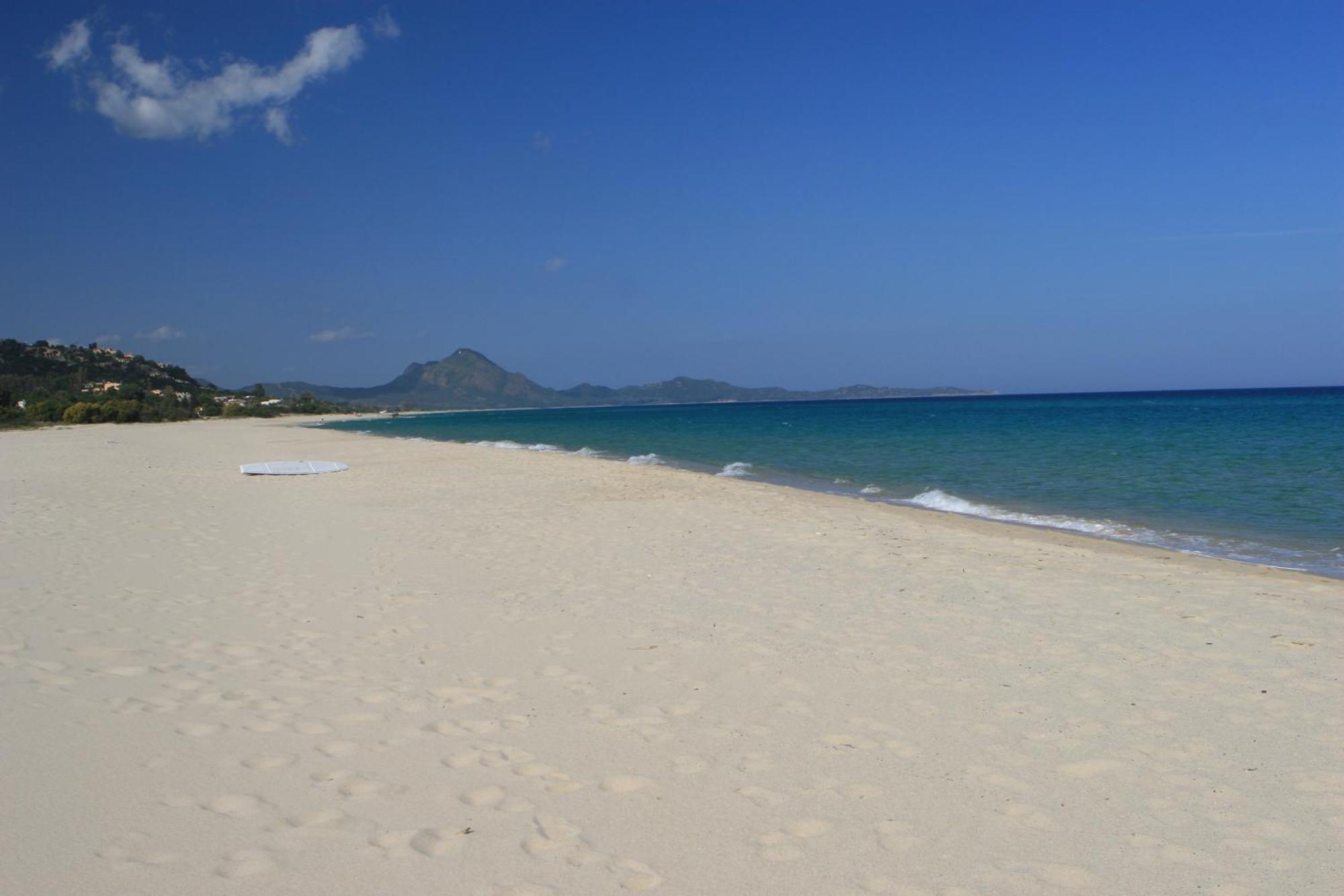 Casa Vacanze Rose E Fiori Sardegna San Vito  Exteriör bild
