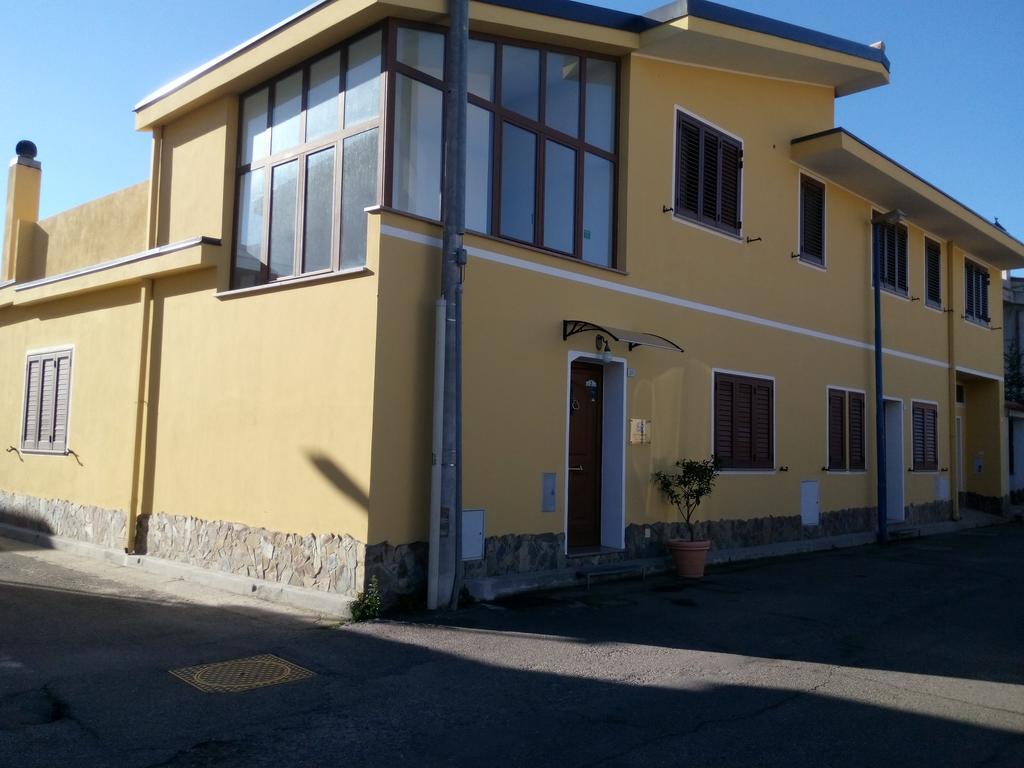 Casa Vacanze Rose E Fiori Sardegna San Vito  Exteriör bild